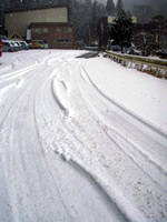 3.
雪はやむ気配なし